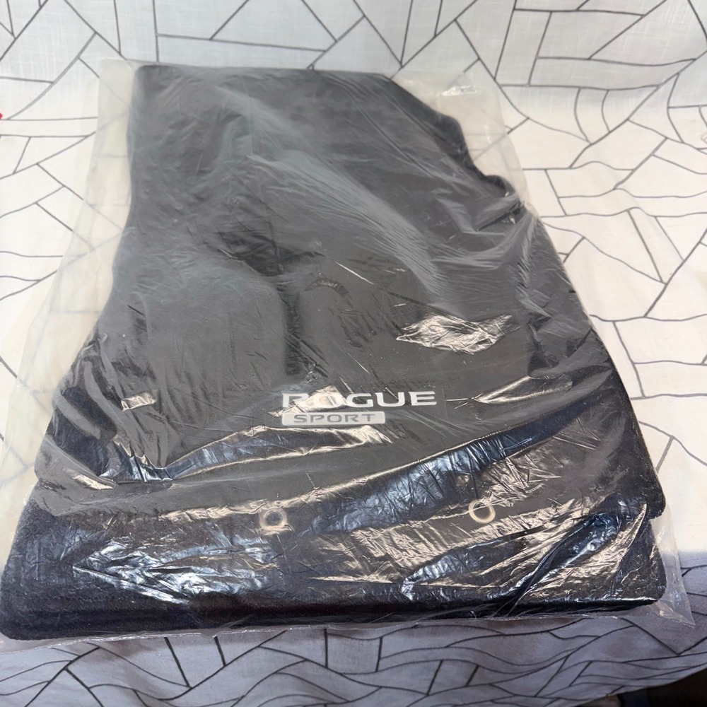 Nissan Rogue Sport Floor Mats 4PC Black T99E26MA0B OEM New 2017-2022 - Picture 5 of 6